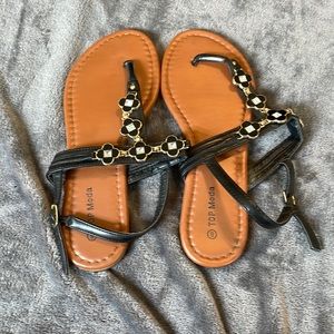 Women’s sandals